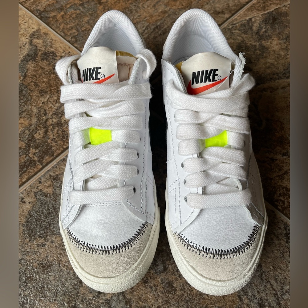 Nike Blazer Low 77 Jumbo Sneakers- Women’s Size 10 - Picture 3 of 9